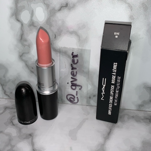 GIVE IN Amplified Lipstick MAC - Picture 1 of 13